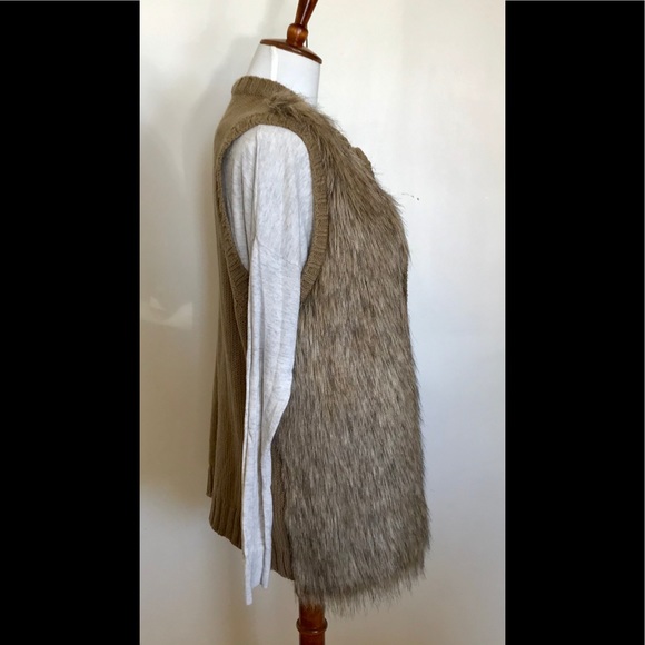 NWT Faux Fur Vest - Picture 2 of 6